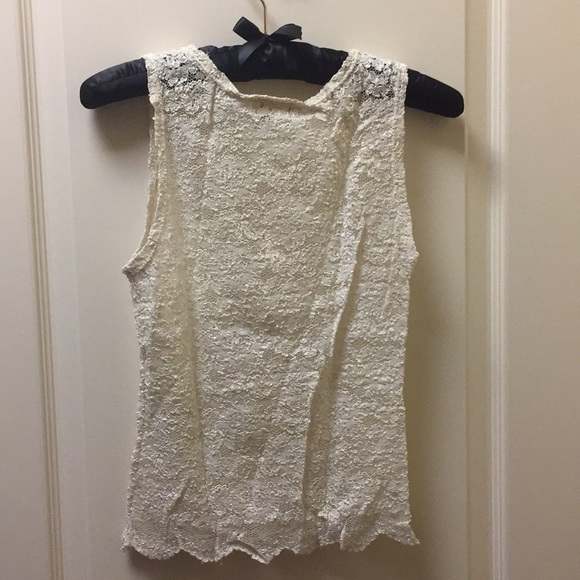 Lacey white - Picture 2 of 2